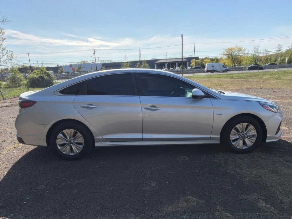 Hyundai Sonata Hybrid Limited      2017