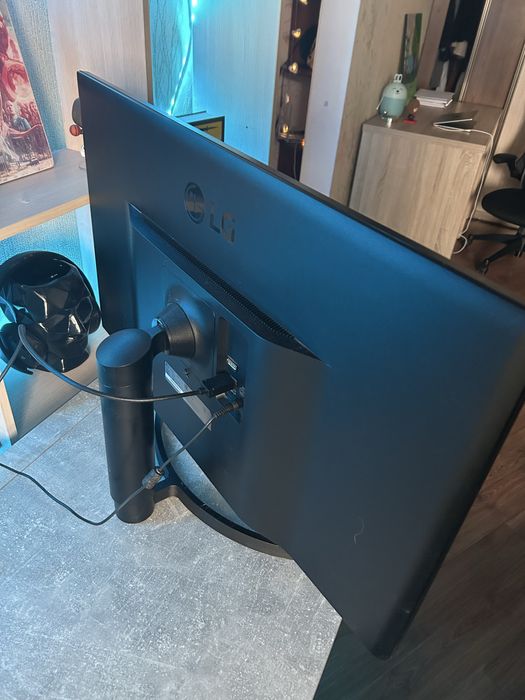 Монітор LG 32UK550 | 32