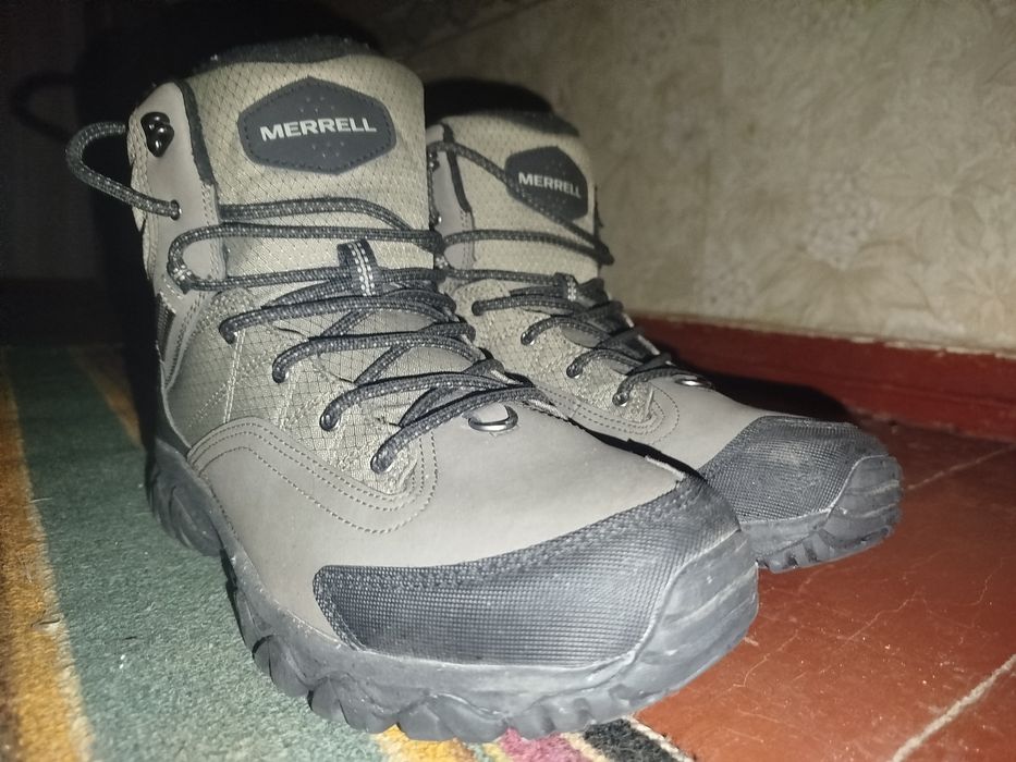 Черевики Merrell.