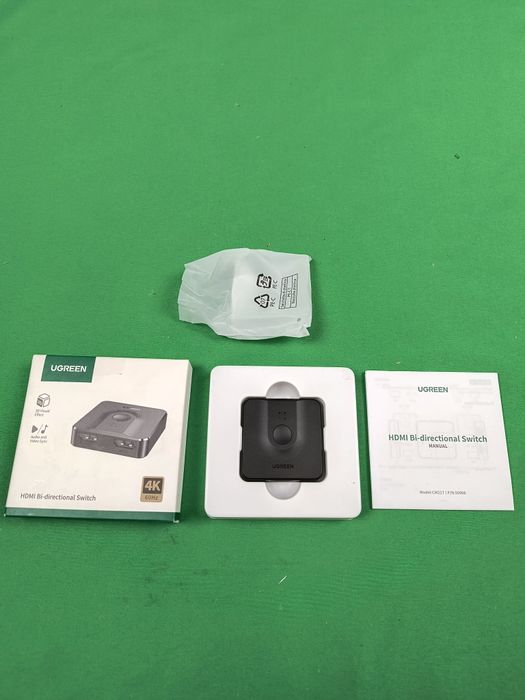 Ugreen CM430 rozdzielacz sygnału 2x DisplayPort  do 1x Display