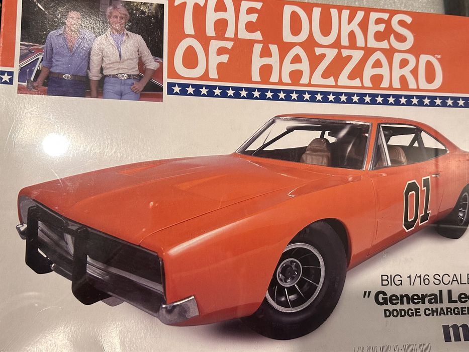 Сбоона модель Dodge Charger