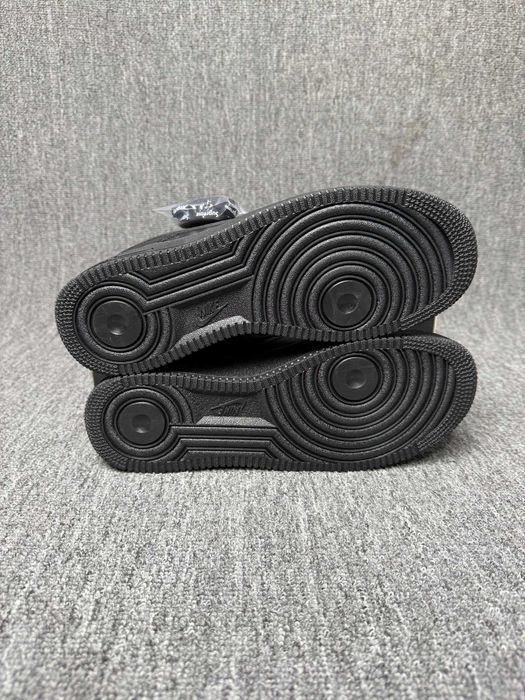 Nike Air Force 1 Low Supreme Czarny r.40