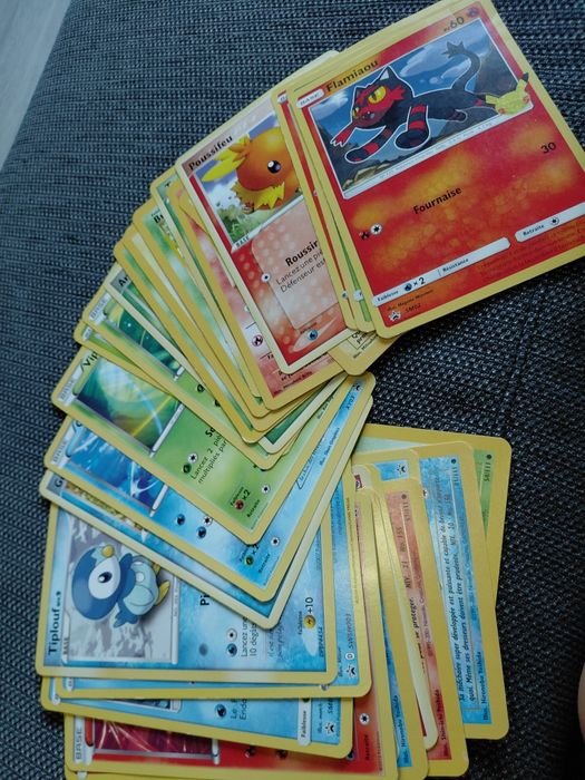 32 Cartas Pokémon 13 por 19 cm