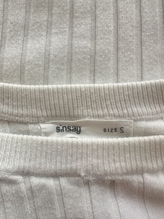 Biały damski sweter sweterek bluzka w prążki 70% wiskoza S 36 Sinsay