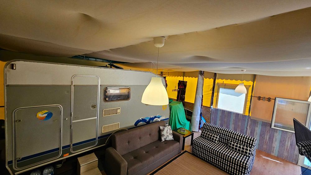 Caravana + Estrutura Coberta  -  Pronto a Usar!