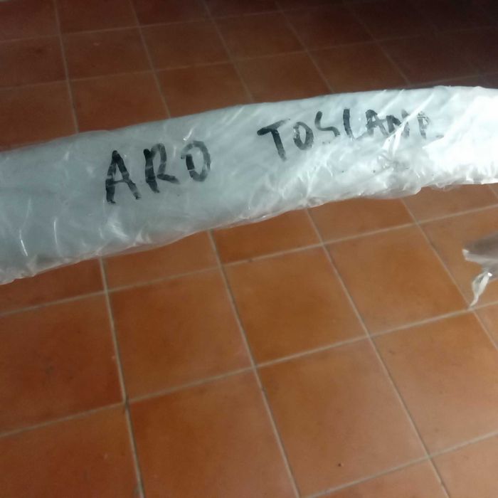 Aro Toscana em metal branco