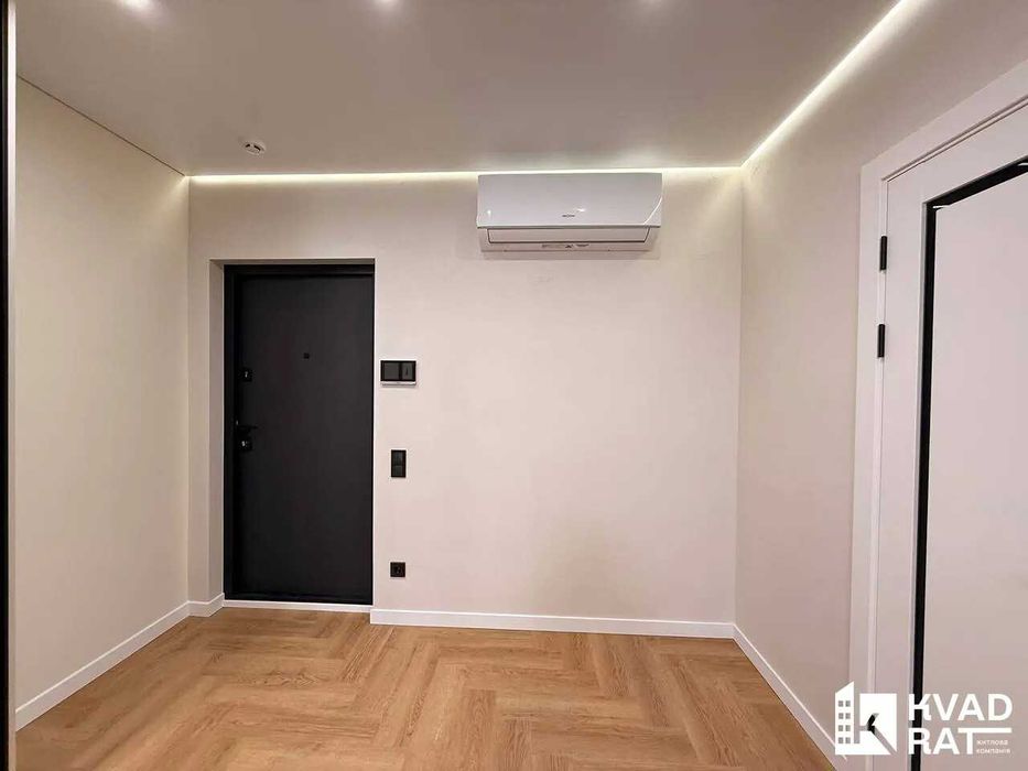 Продаж у укомплектованої квартири у новобудові біля ТЦ Veles Mall