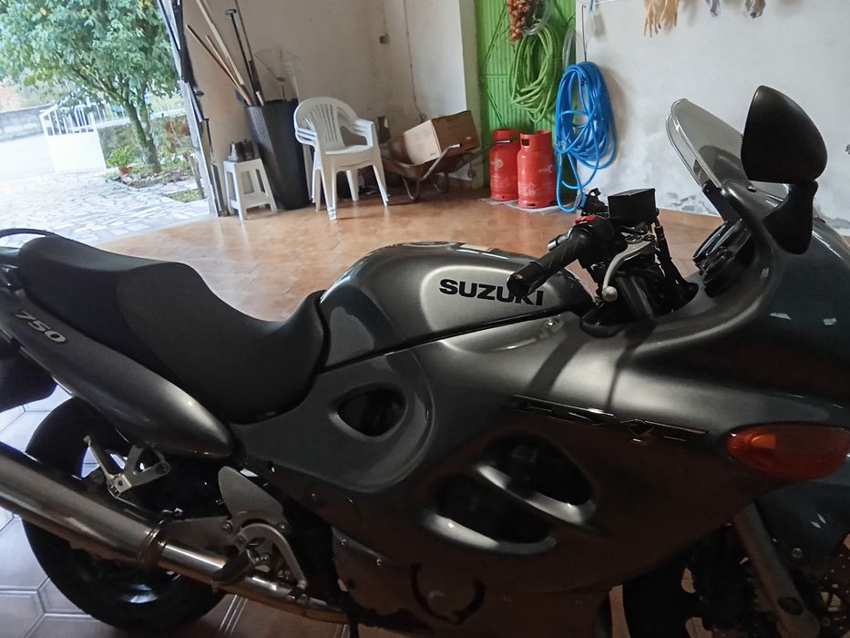 Suzuki gsxf 750 Nova