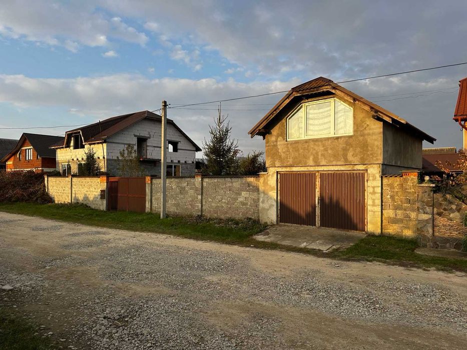 Продається 2 будинки в смт. Буштино