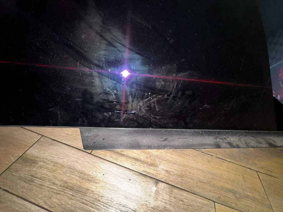 Телевізор LG OLED65CX6LA 65" — тріснутий екран