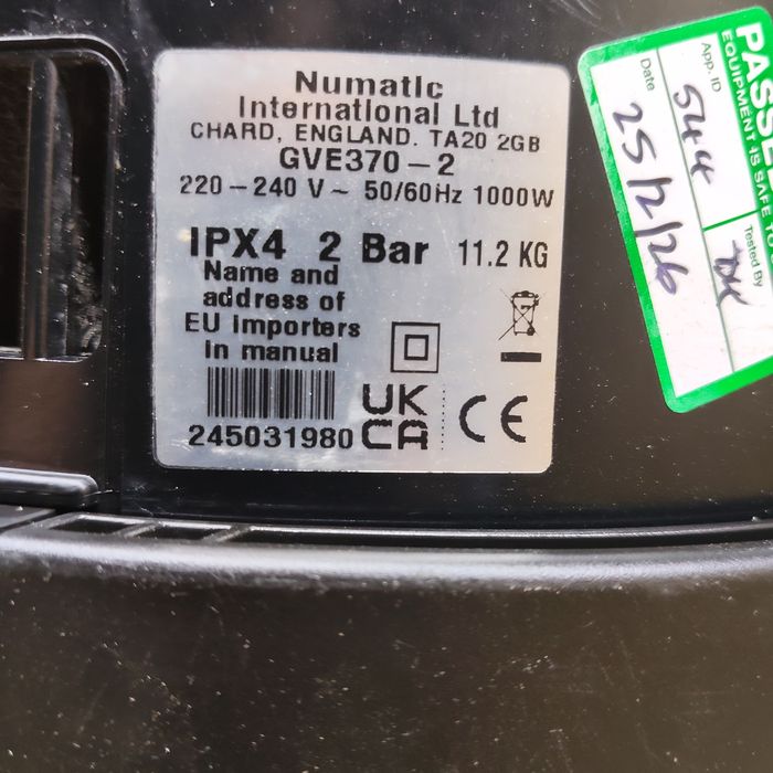Odkurzacz przemysłowy piorący numatic George