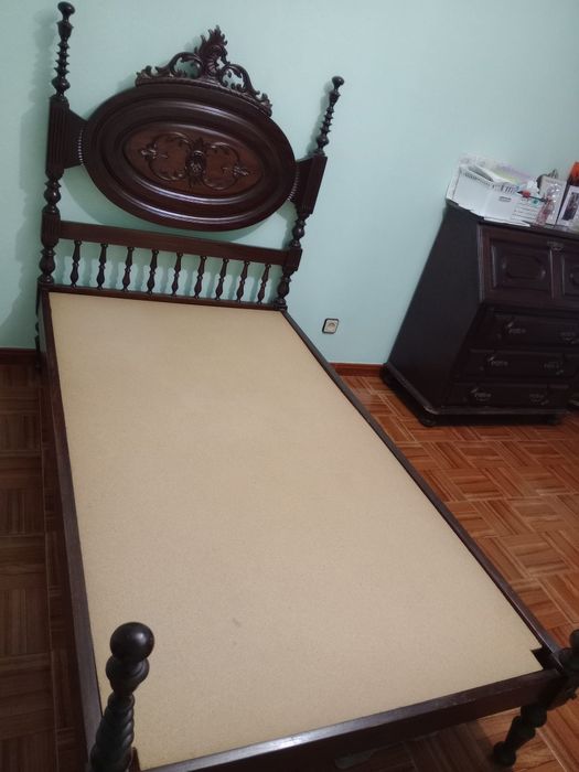 Cama de Madeira clássica