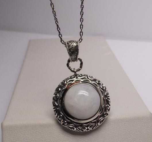 Srebrna zawieszka Kamień księżycowy ażurowa oprawa