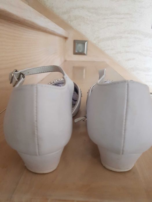 Buty/pantofle komunijne roz. 36 American Club