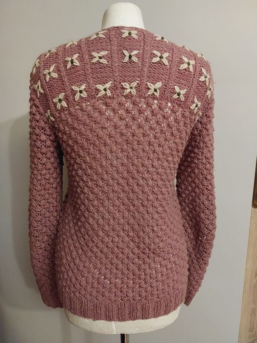 Sweter haftowne kwiaty roz M