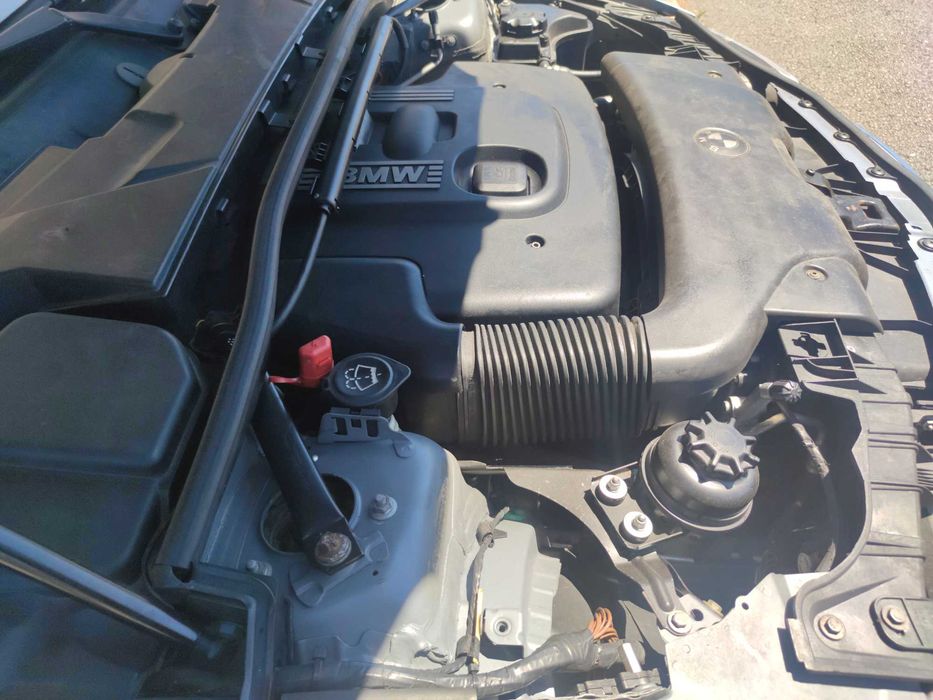 Vendo BMW 120d (E87) de 2006 com caixa automática, em muito bom estado geral de mecânica e interiores. Carro muito dinâmico e confortável