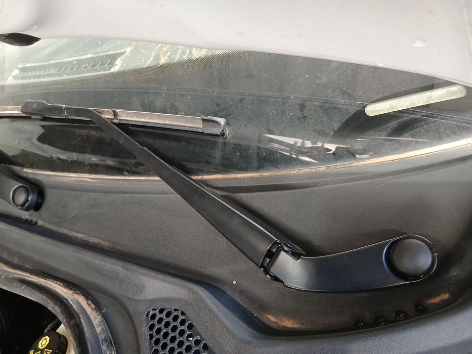 Haste / braço de escova limpa vidros frente esquerda AUDI A1 Sportback