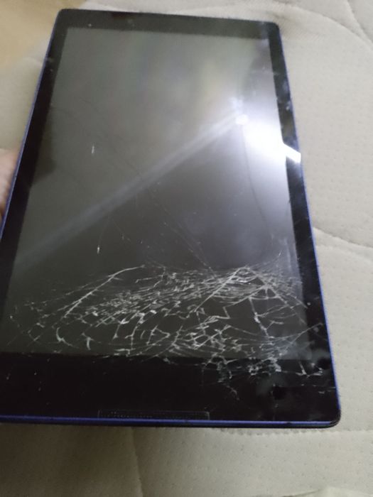 Планшет Lenovo TB3-850F