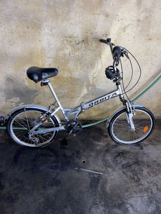 Bicicleta em aluminio dobravel com marcha