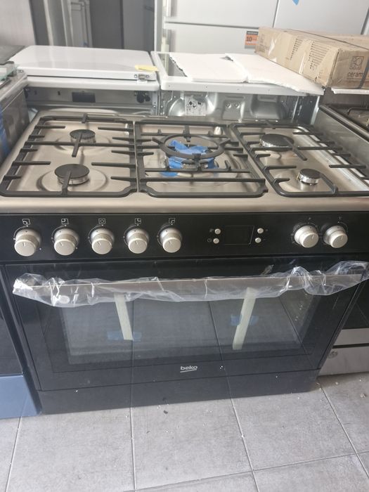 Fogão beko gas+ forno eléctrico  90cm