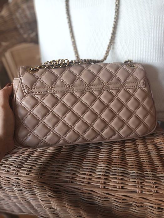 Mala Guess como nova