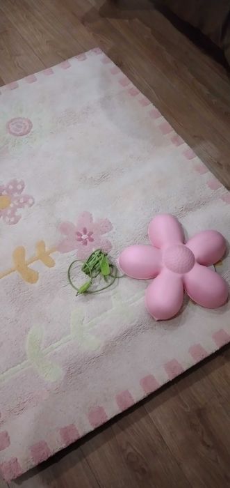 TAPETE QUARTO MENINA -Oferta candeeiro Flor