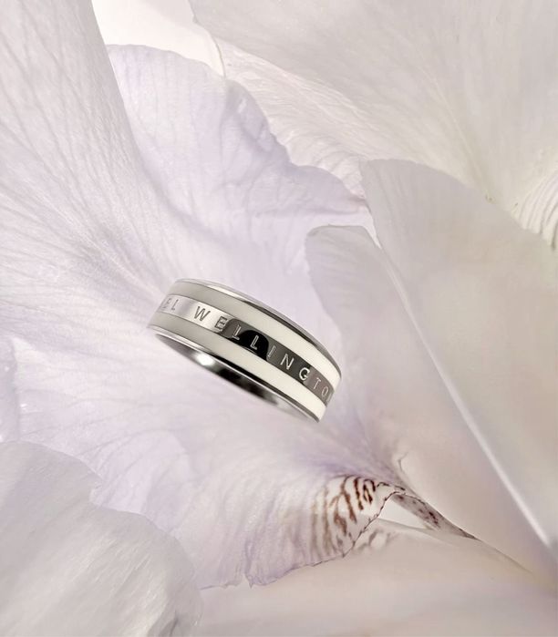 Каблучка Daniel Wellington нова