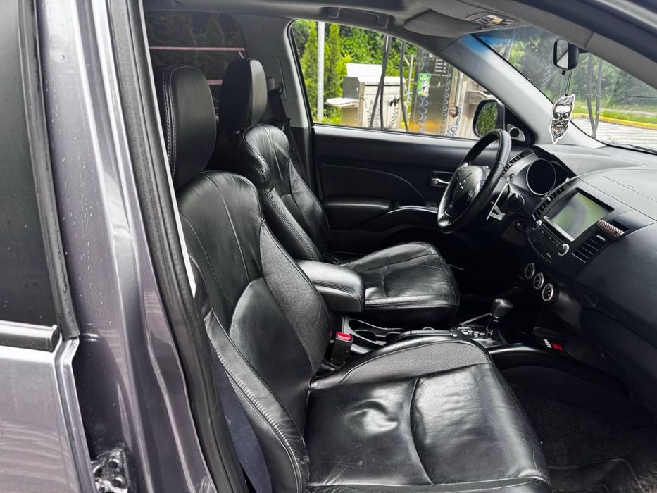Mitsubishi Outlander XL
