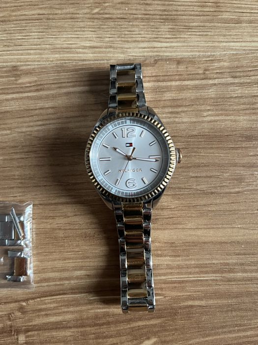 Zegarek na bransolecie srebrny Tommy Hilfiger Chrissy