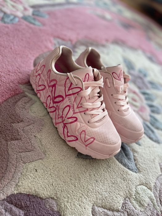 Кроссовки Skechers (Скечерс) 36 размер розовые в идеальном состоянии