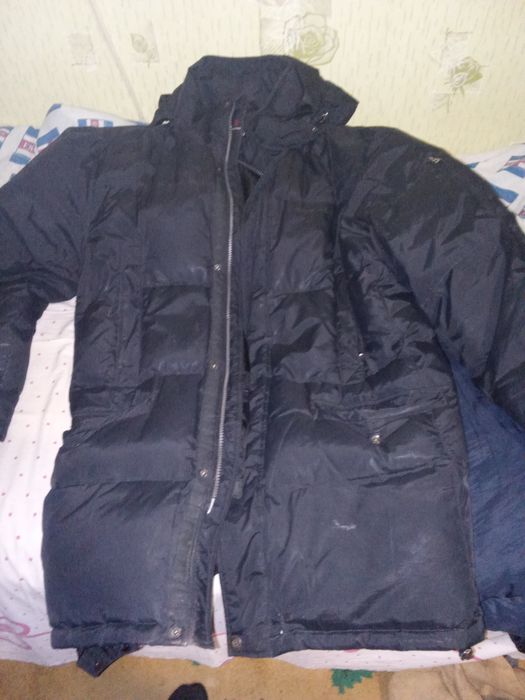 Продам.мужскую зимнию куртку и жилет