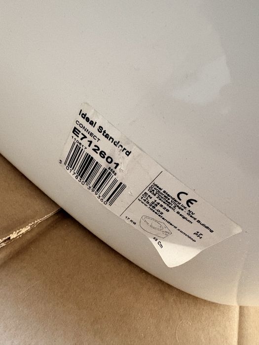 Bidé suspenso Ideal Standard Connect com torneira