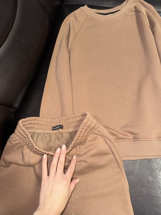 Дівчачий спортивний костюм