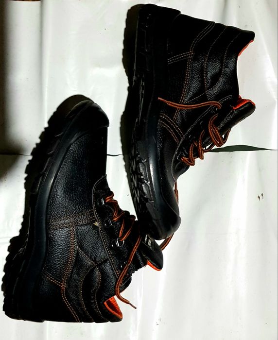 Продам рабочую обувь