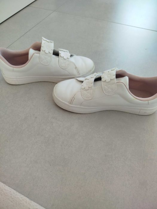 Tenis  branco 32 menina ótimo estado-oferta chinelos