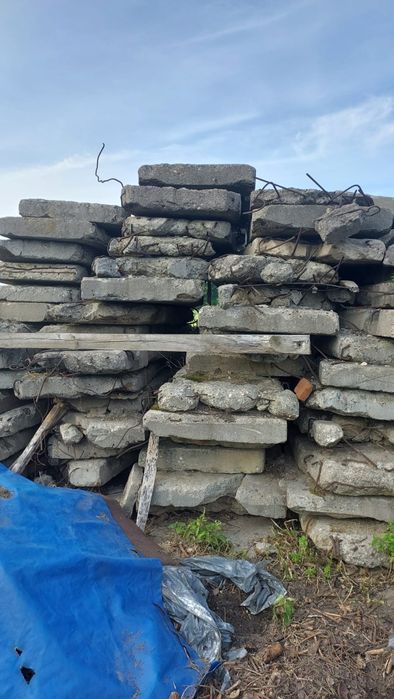 Płyty betonowe do utwardzenia placu