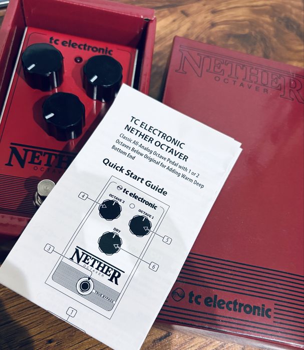 Pedal guitarra / baixo TC Electronic Nether Octaver