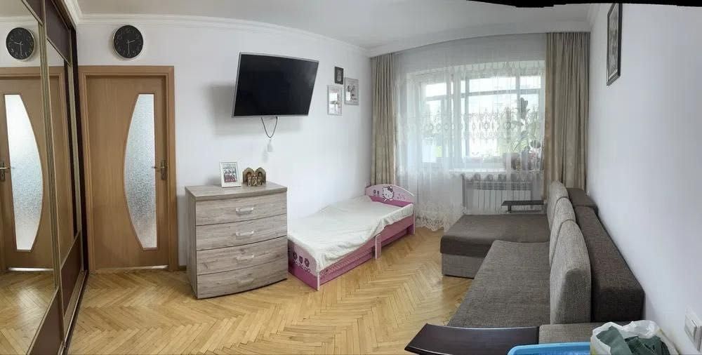 Продаж 2 кімнатної затишної квартири вул Івана Рубчака 6 - View 2
