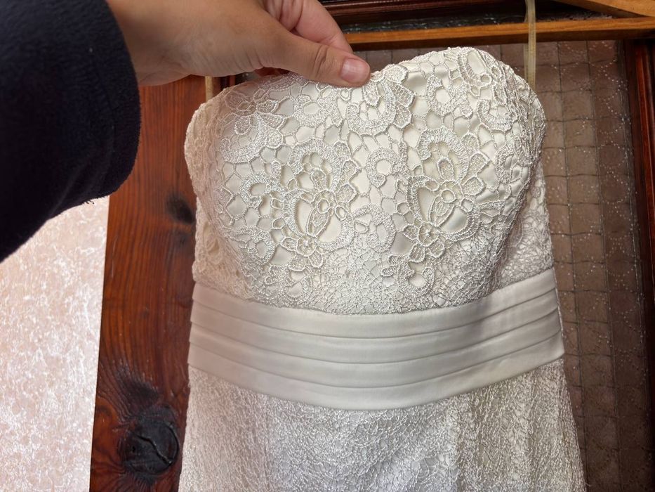 Випускна біла сукня