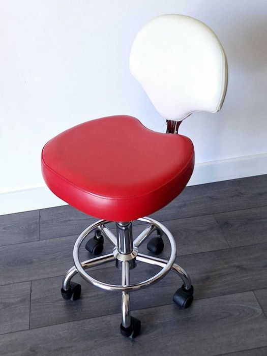 Banco com encosto Italian design. Bench with back