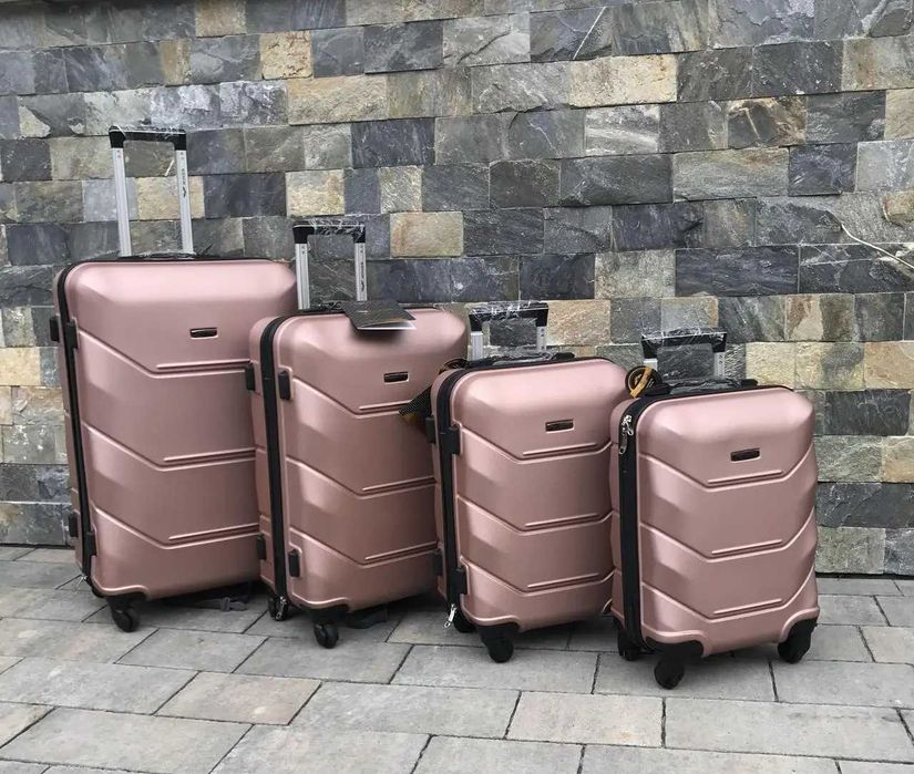 Ручная кладь М Л Дорожный чемодан Валіза Сумка Wings 147 шампань та ін
