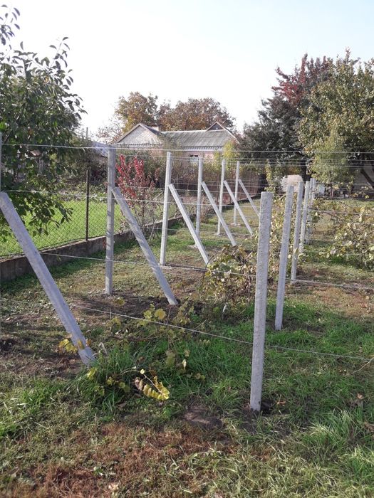 Столбик бетонный для забора, шпалеры: 150 грн. - Інші будматеріали Кам ...