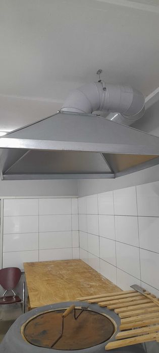 Витяжна система зонт труба коліно