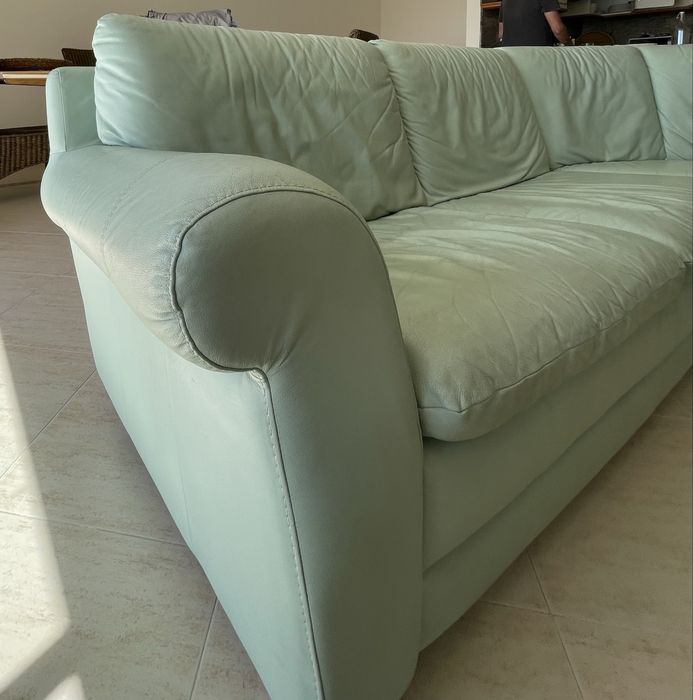 Sofá de canto em pele verde água