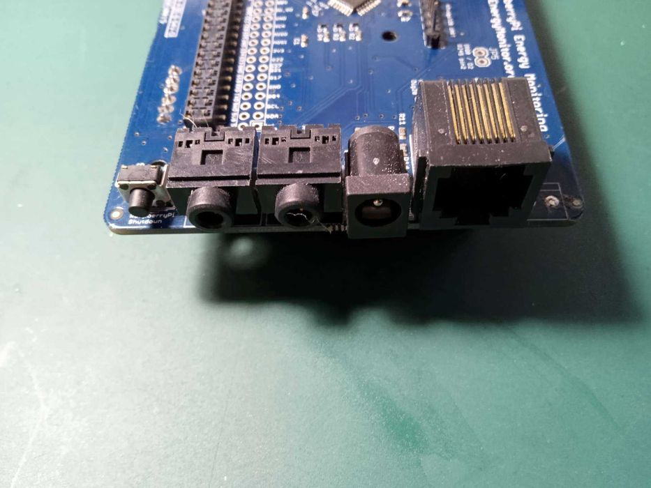 Sistema monitorização energia EmonPi