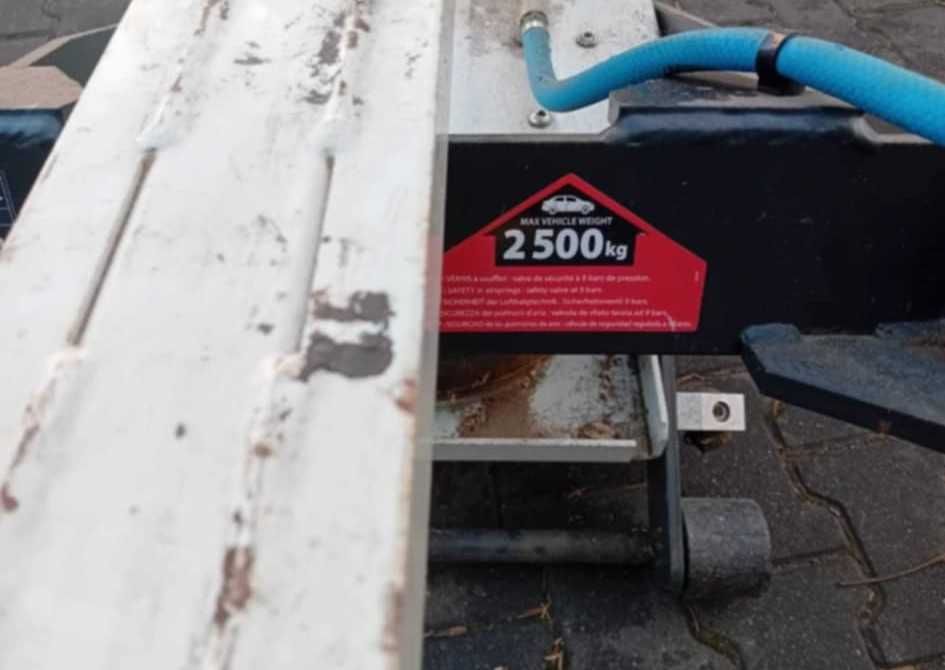 Podnośnik samochodowy mobilny Spot Lift Pro 2500kg