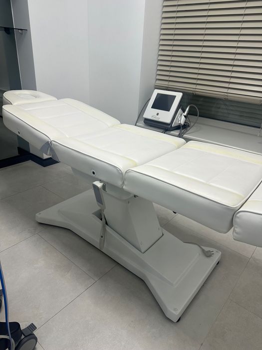 Кушетка косметологічна