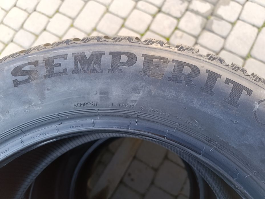 215 60 R16 Semperit