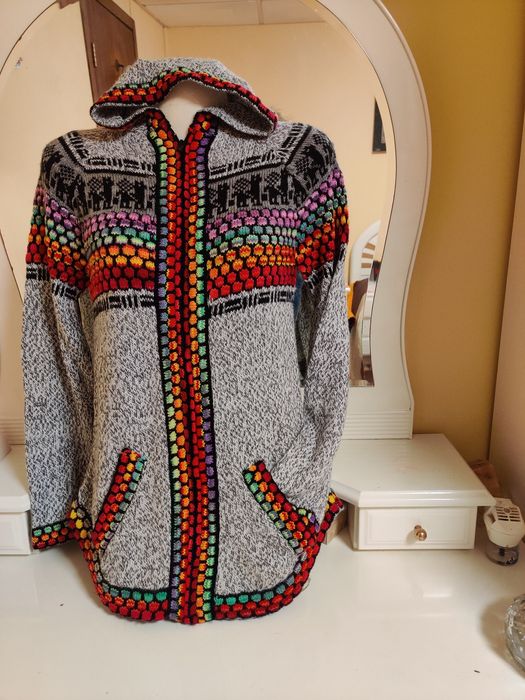 Casaco artesanal de lã de alpaca