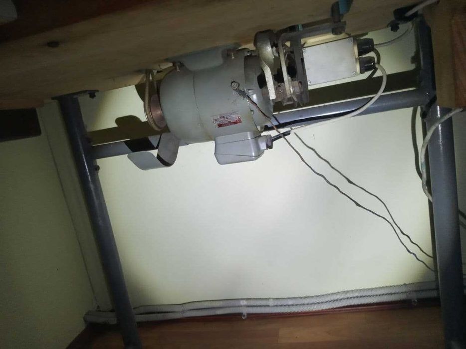 Петельная машина Minerva 62761-P 2 с глазком на 380